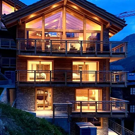 Luxury Chalet * 萨斯费